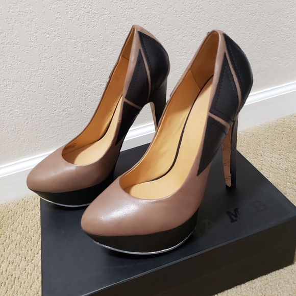 New in box L.A.M.B. Heels sz. 10 - Picture 1 of 7